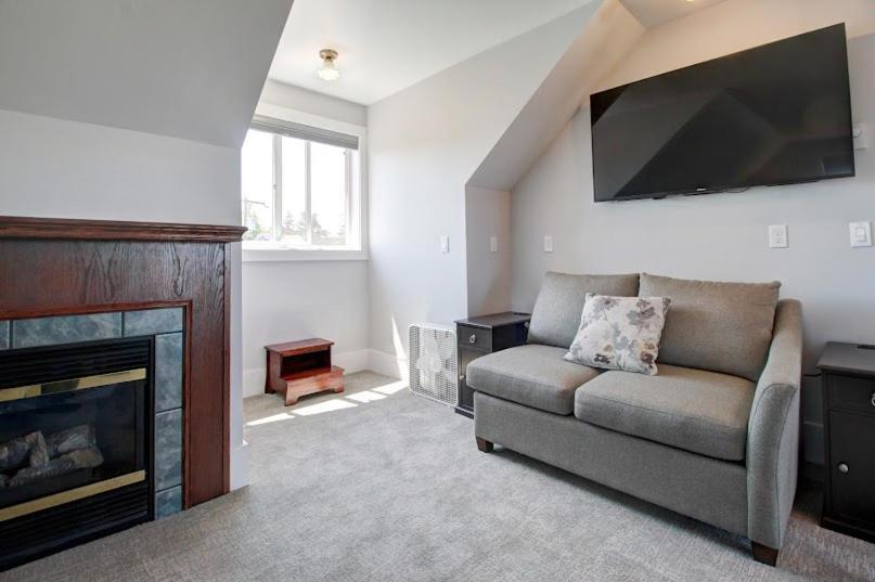 Anchorage Bed & Breakfast 3*